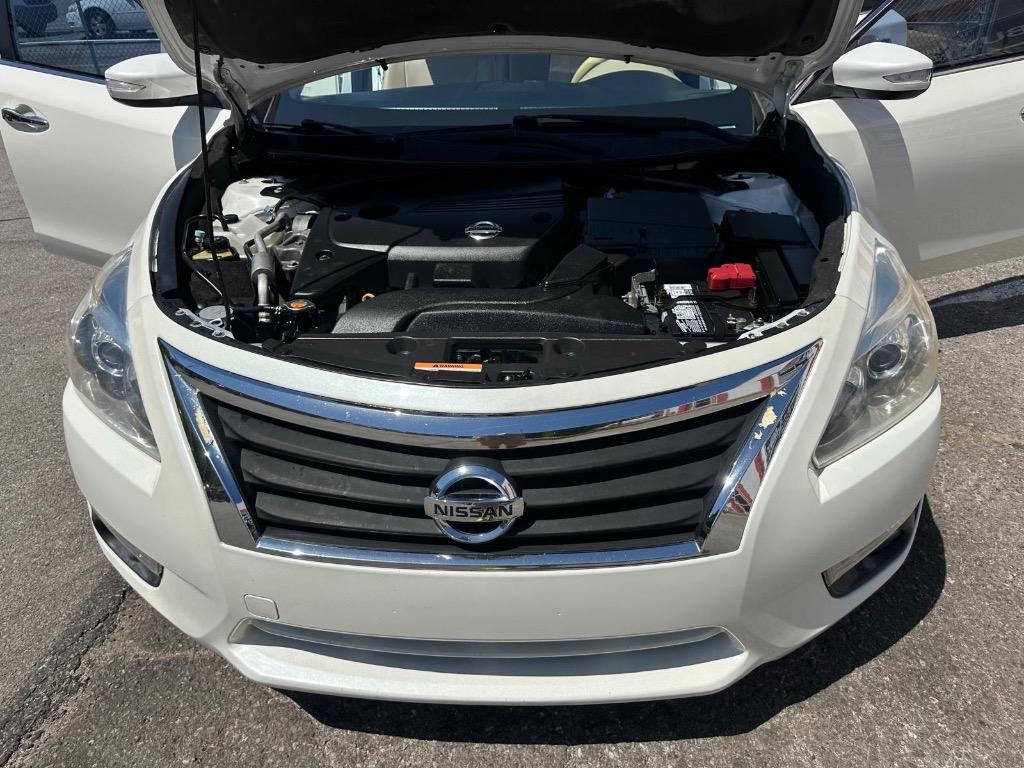 2015 Nissan Altima - $8,995