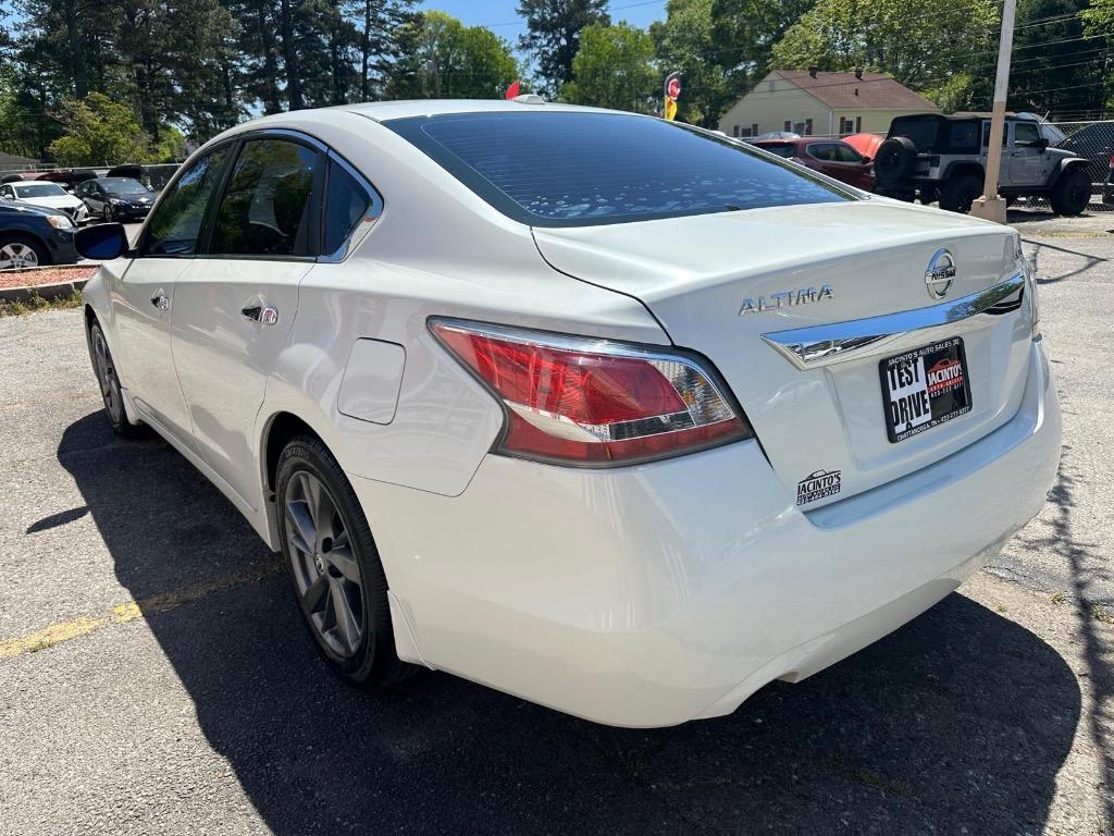 2015 Nissan Altima - $8,995