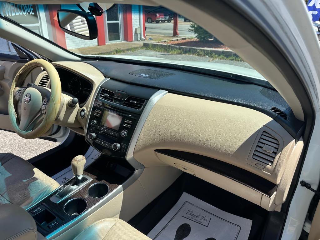 2015 Nissan Altima - $8,995