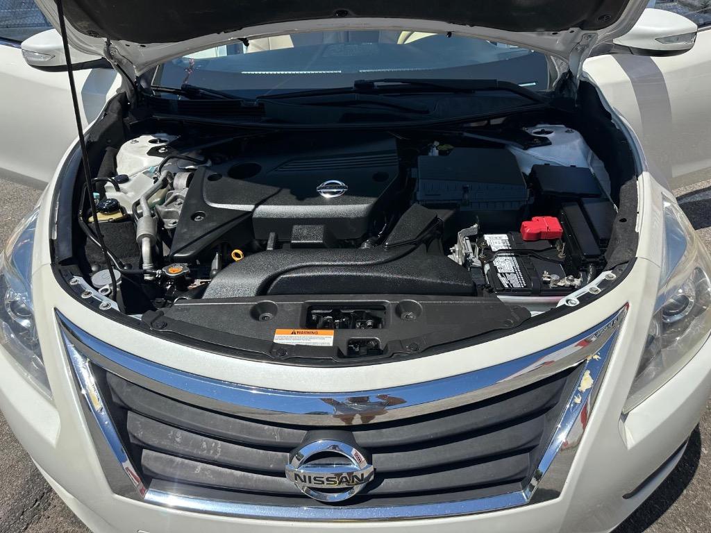 2015 Nissan Altima - $8,995