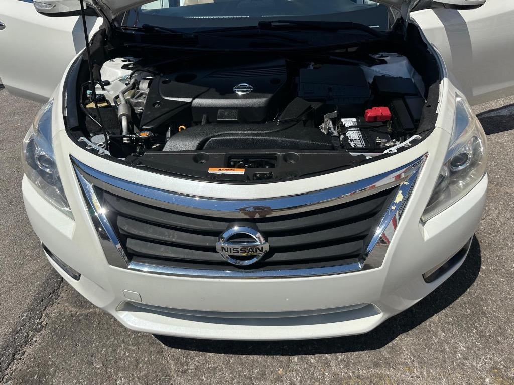 2015 Nissan Altima - $8,995