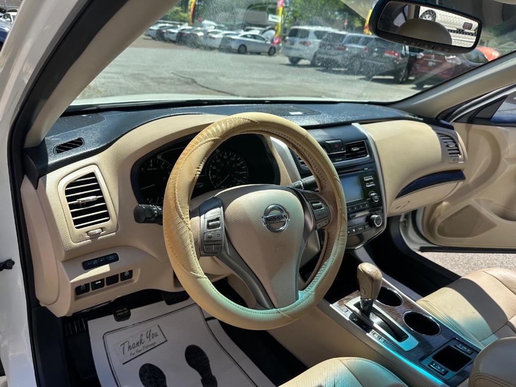 2015 Nissan Altima - $8,995