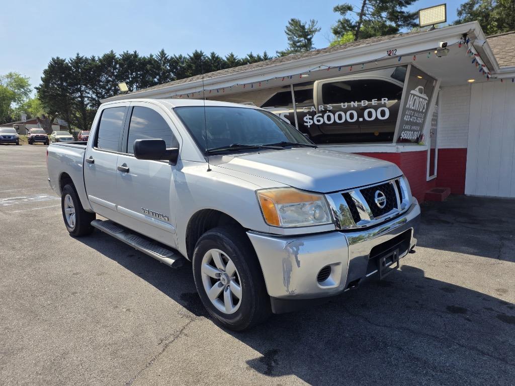 Silver 2013 Nissan Titan SV Crew Cab 4WD Pickup Truck Four-Wheel Drive Automatic