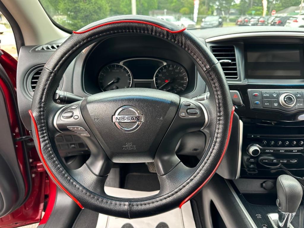 2015 Nissan Pathfinder - $8,995
