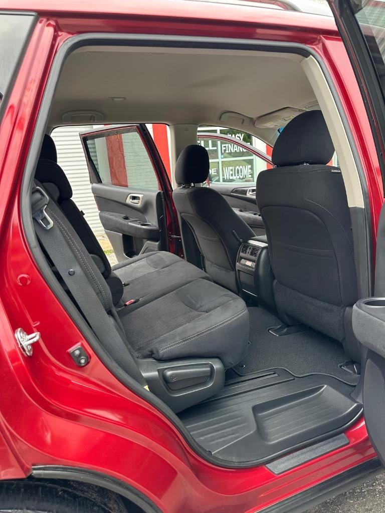 2015 Nissan Pathfinder - $8,995