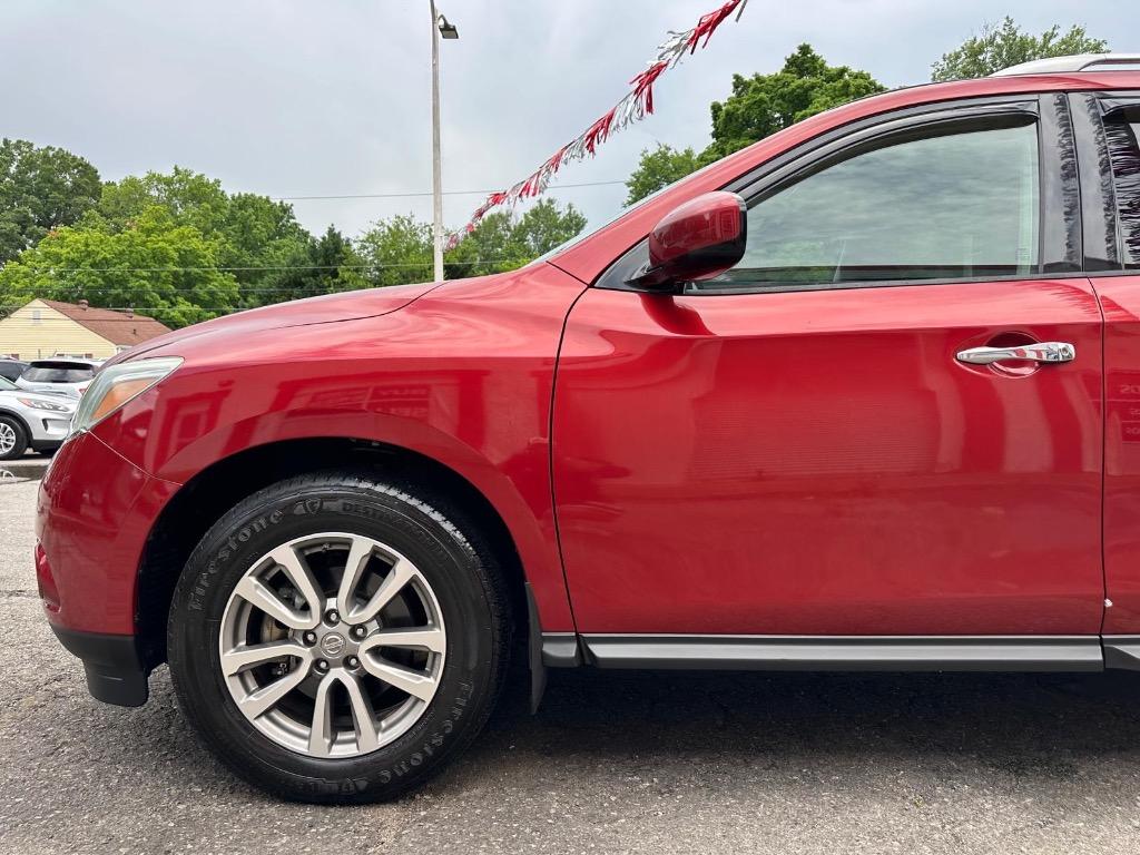 2015 Nissan Pathfinder - $8,995