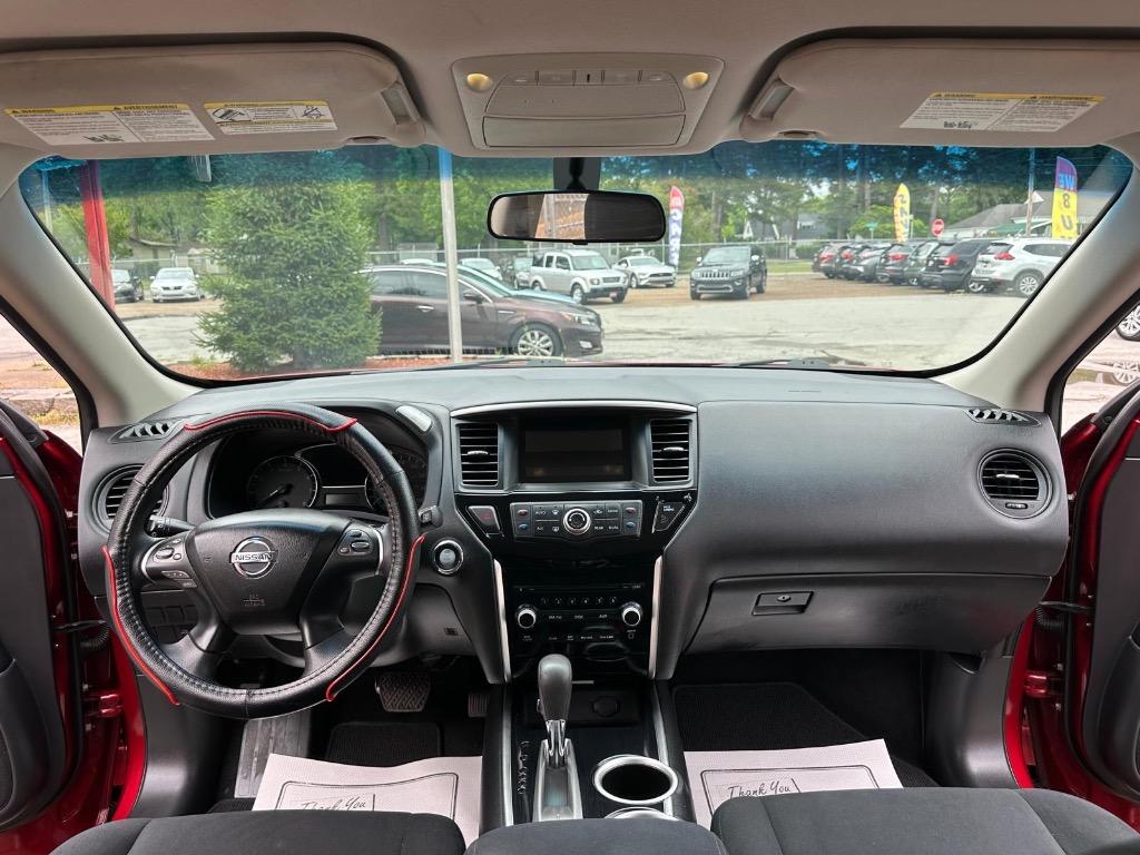 2015 Nissan Pathfinder - $8,995