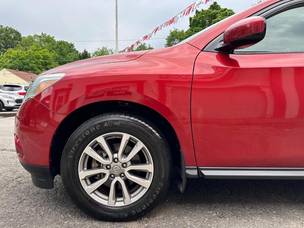 2015 Nissan Pathfinder - $8,995