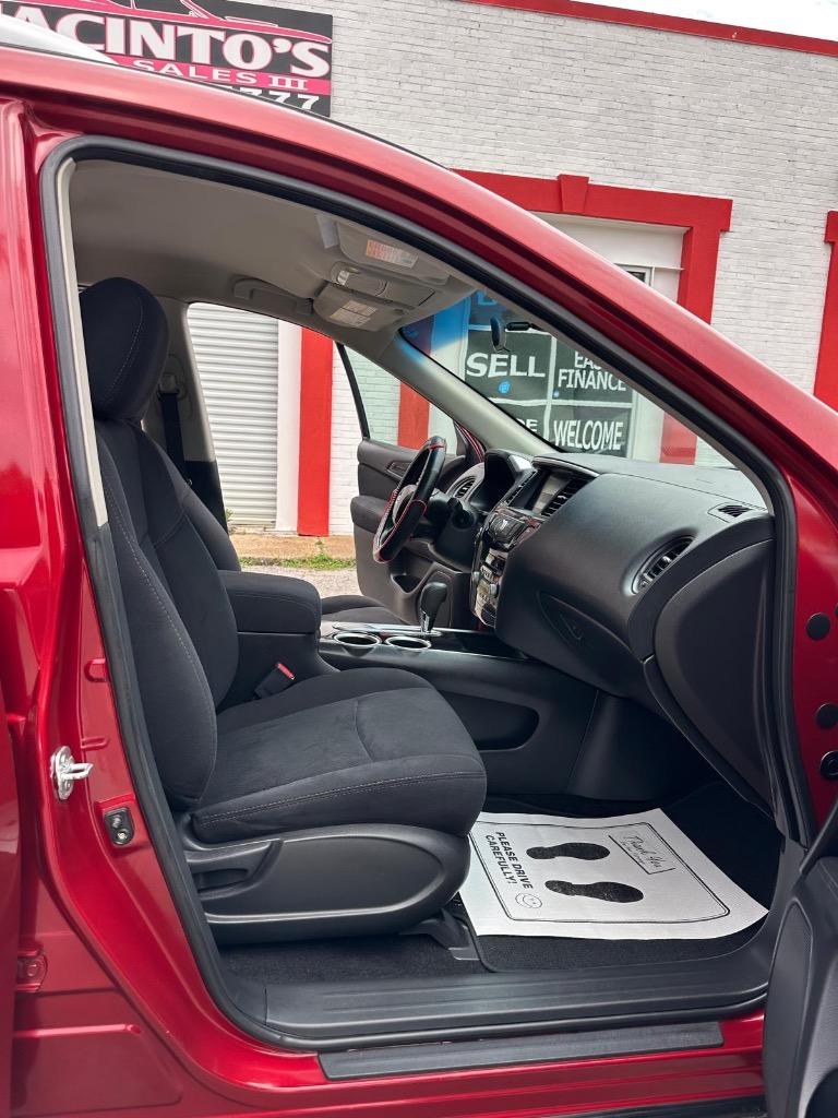 2015 Nissan Pathfinder - $8,995