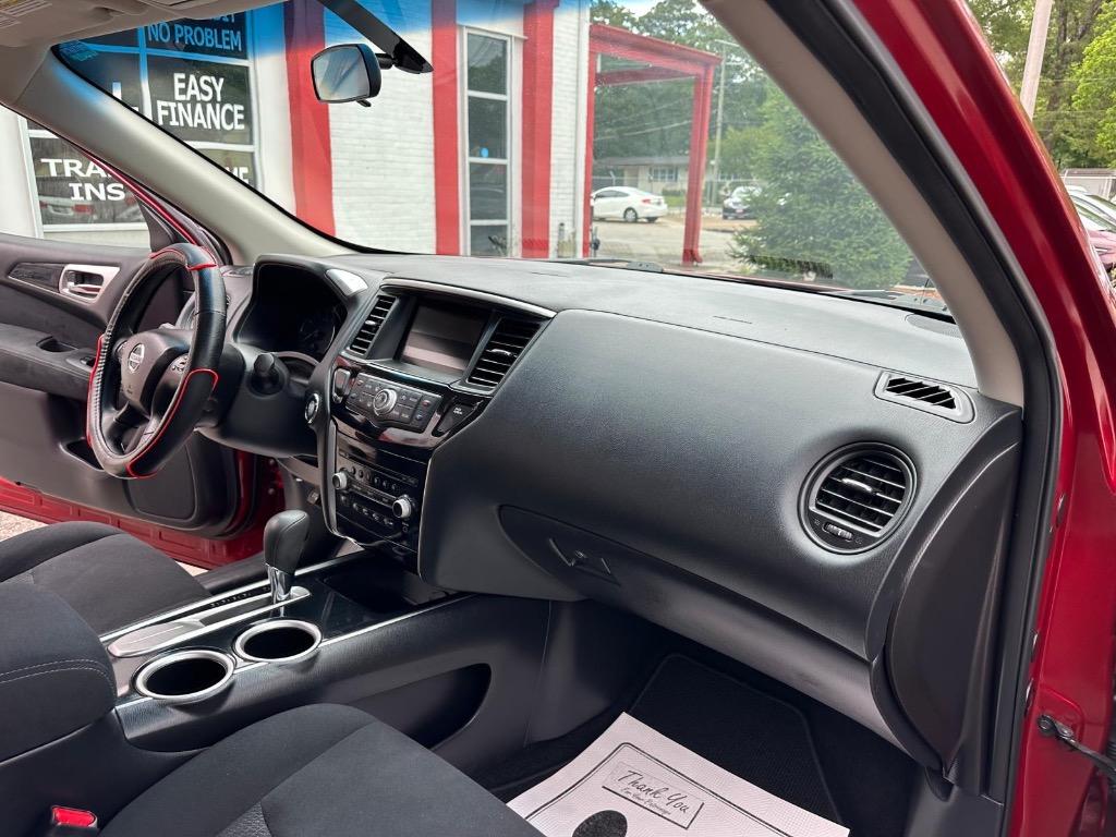 2015 Nissan Pathfinder - $8,995