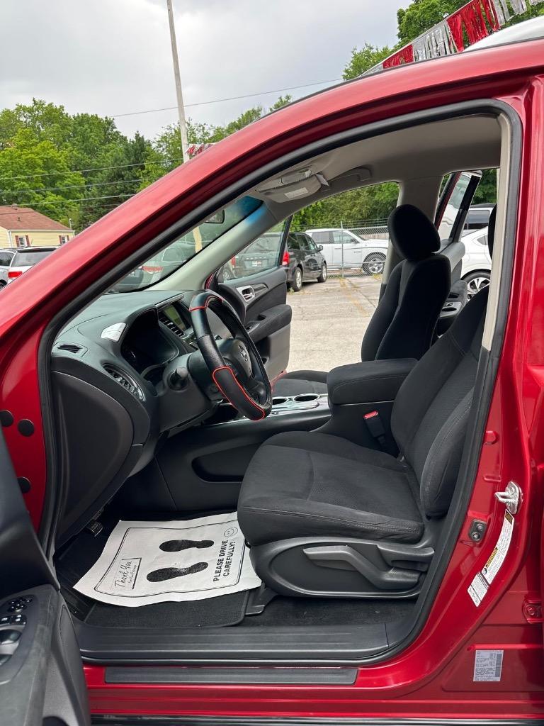 2015 Nissan Pathfinder - $8,995