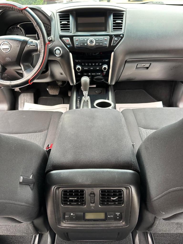 2015 Nissan Pathfinder - $8,995