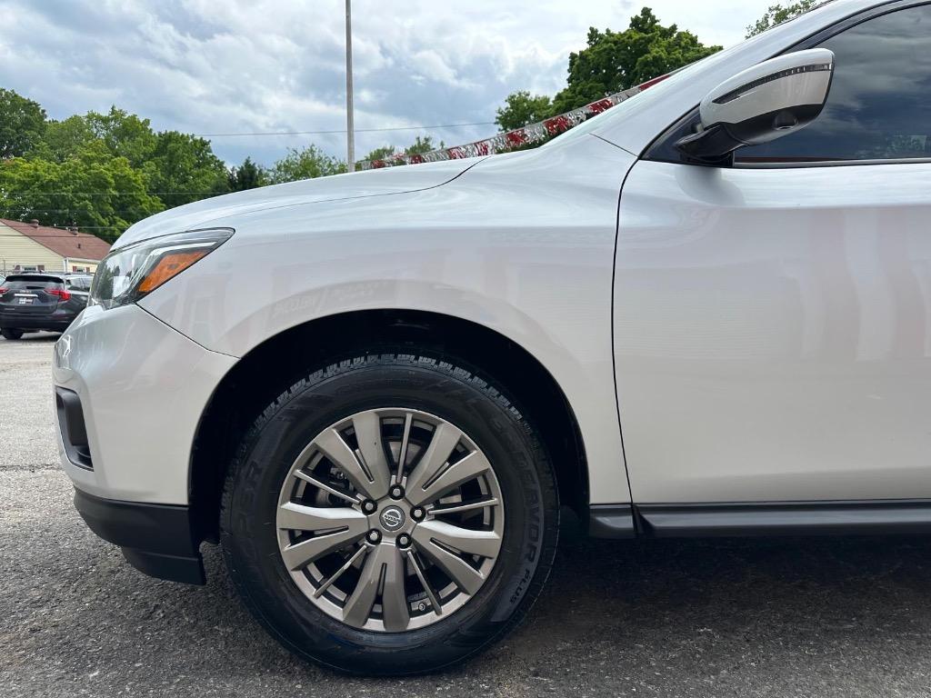 2019 Nissan Pathfinder - $15,995