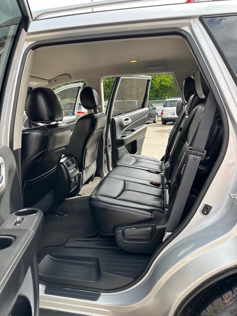 2019 Nissan Pathfinder - $15,995