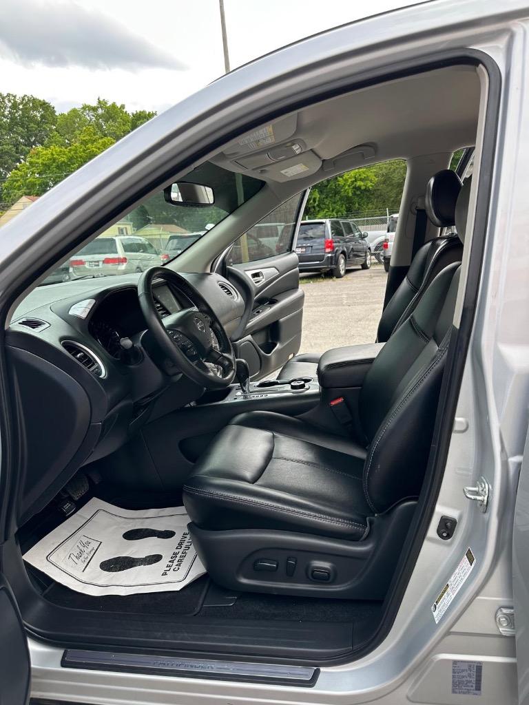 2019 Nissan Pathfinder - $15,995