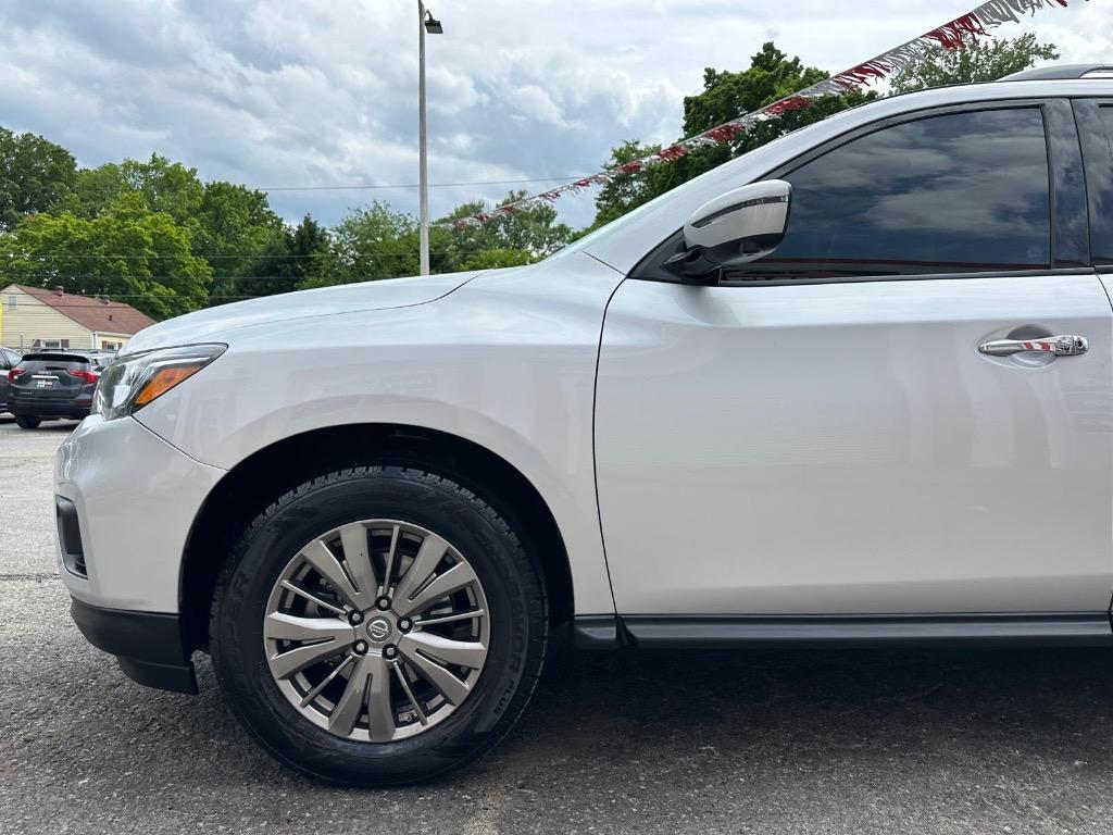 2019 Nissan Pathfinder - $15,995
