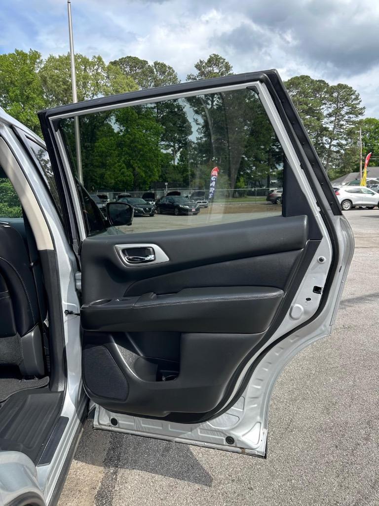 2019 Nissan Pathfinder - $15,995
