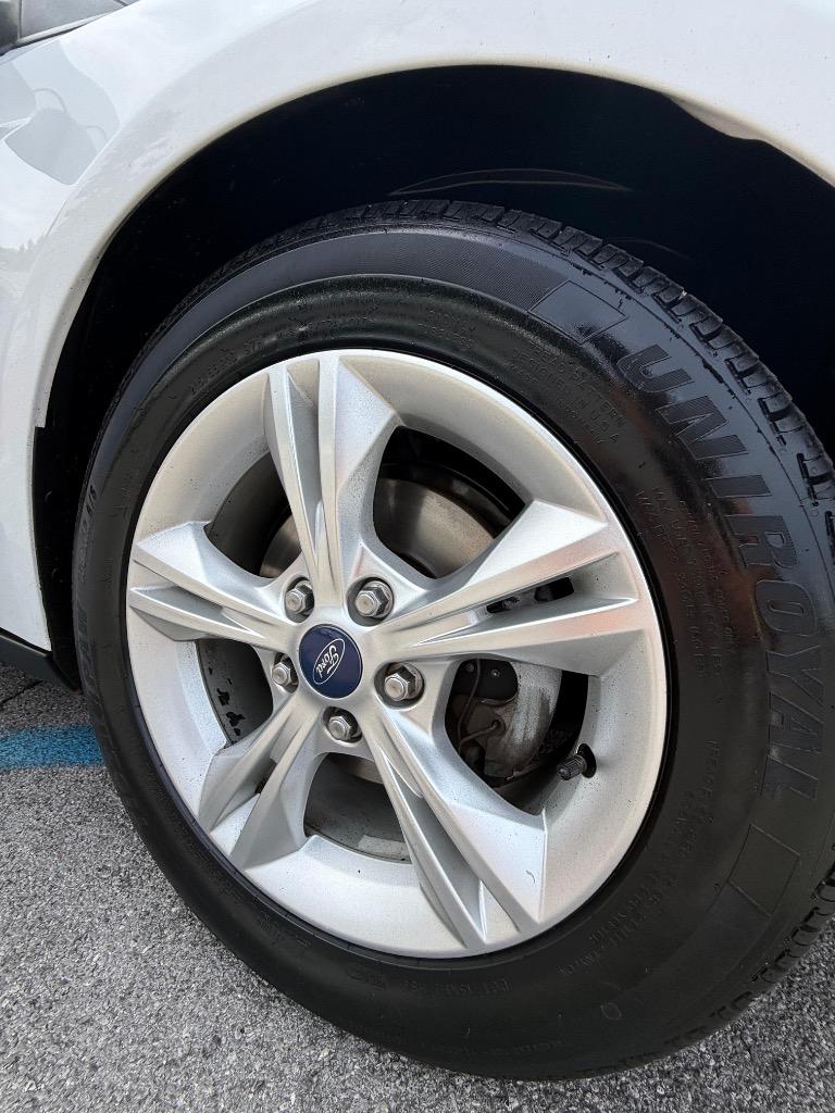 2013 Ford Focus - $8,995