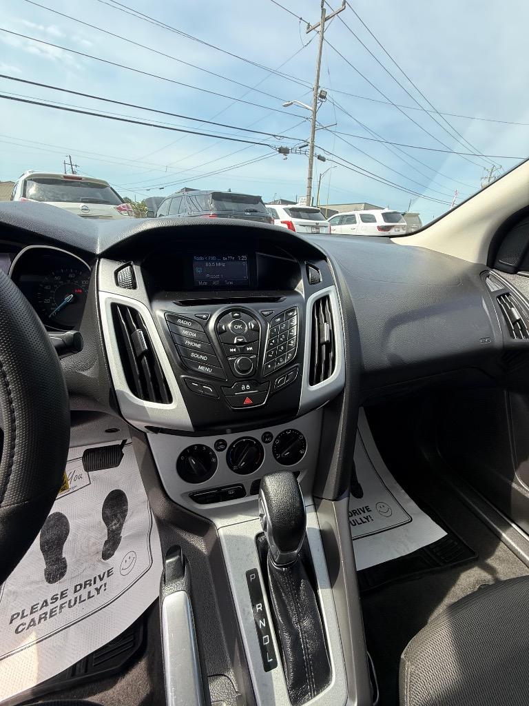 2013 Ford Focus - $8,995