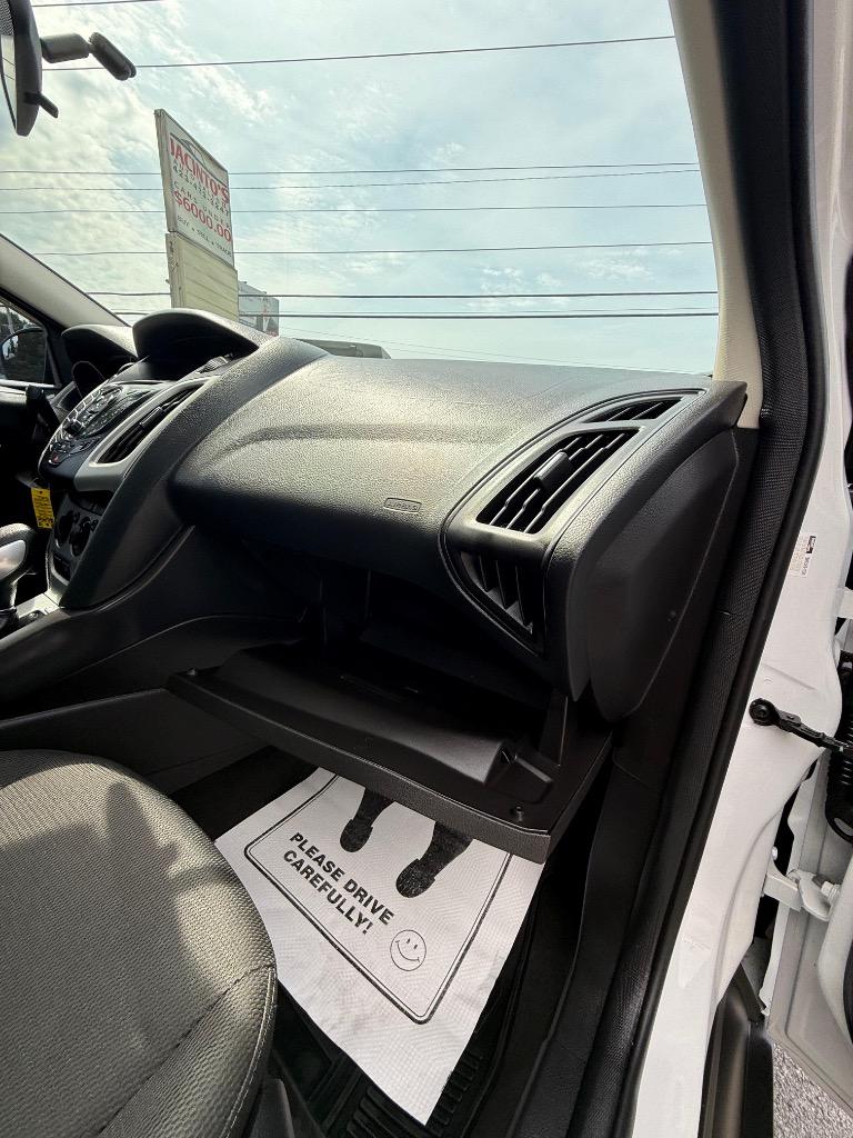 2013 Ford Focus - $8,995
