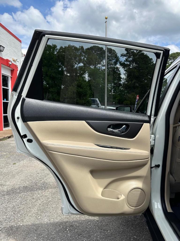 2016 Nissan Rogue - $10,995