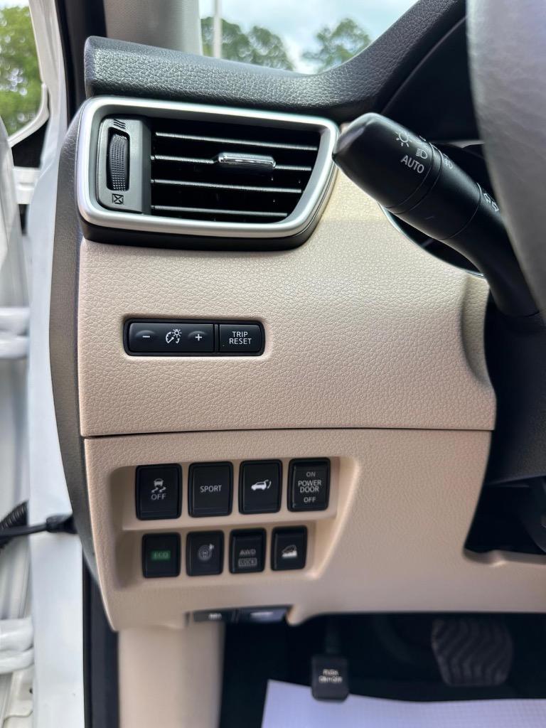 2016 Nissan Rogue - $10,995