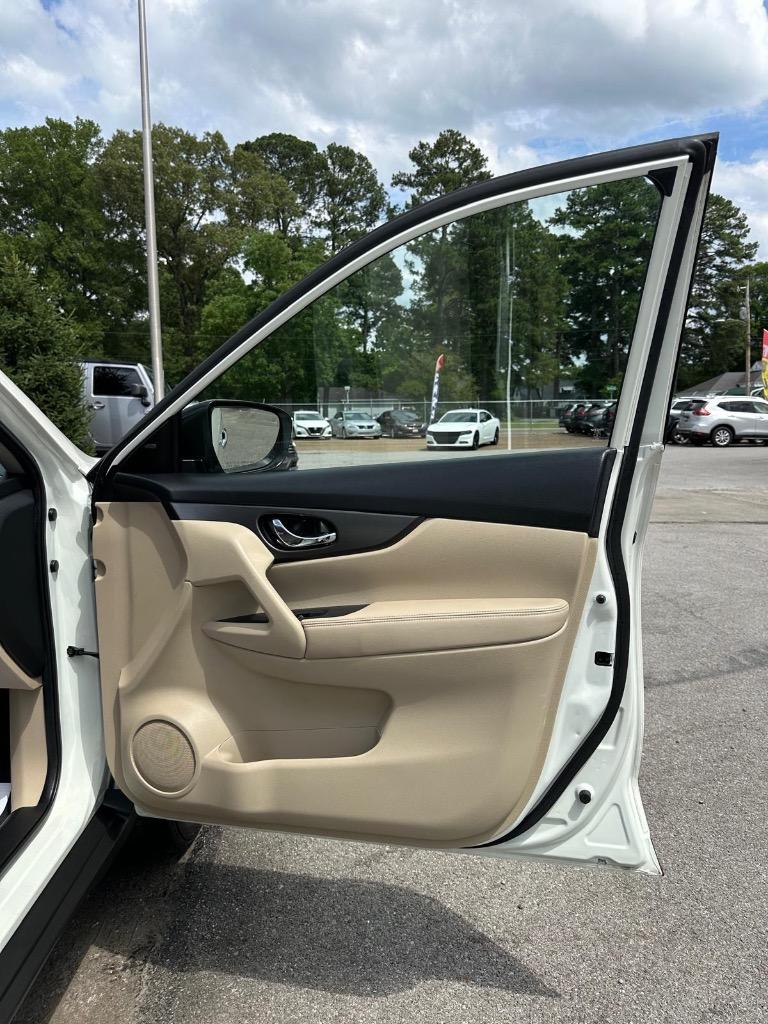 2016 Nissan Rogue - $10,995