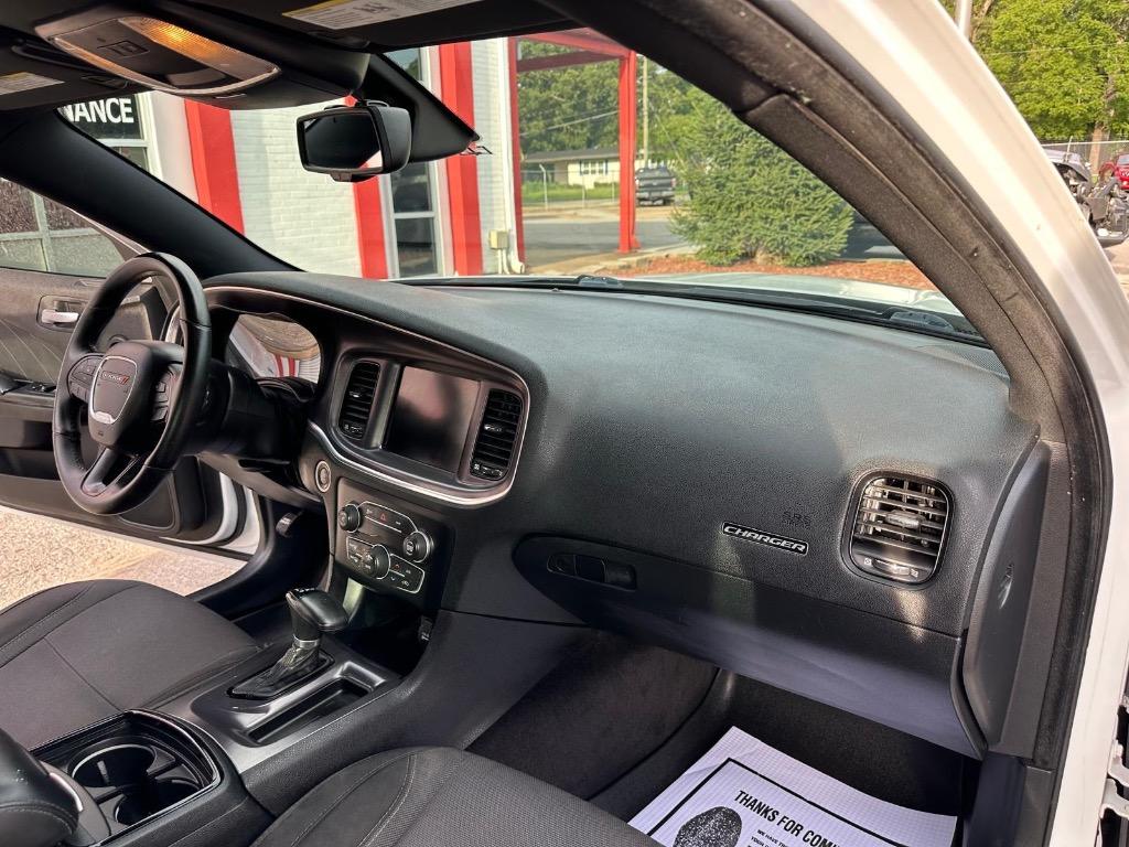 2016 Dodge Charger - $15,995