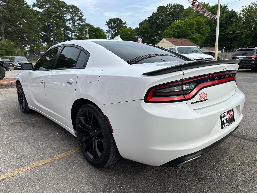 2016 Dodge Charger - $15,995