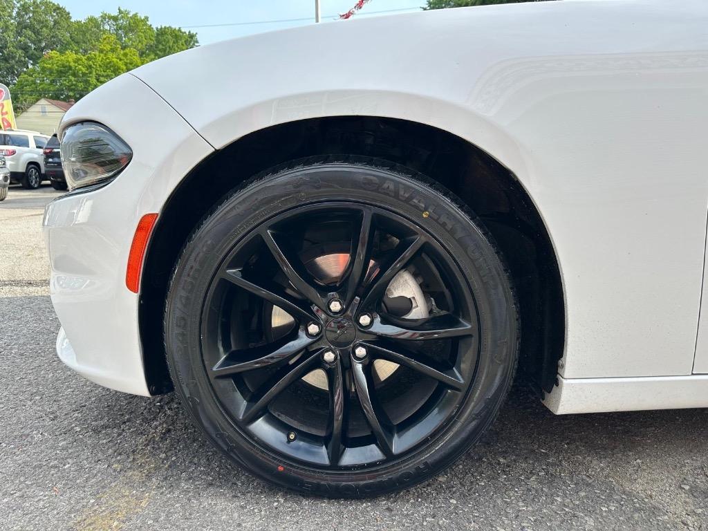 2016 Dodge Charger - $15,995