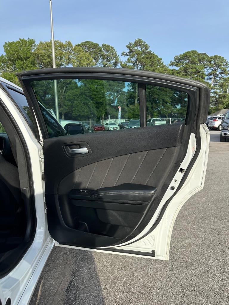 2016 Dodge Charger - $15,995