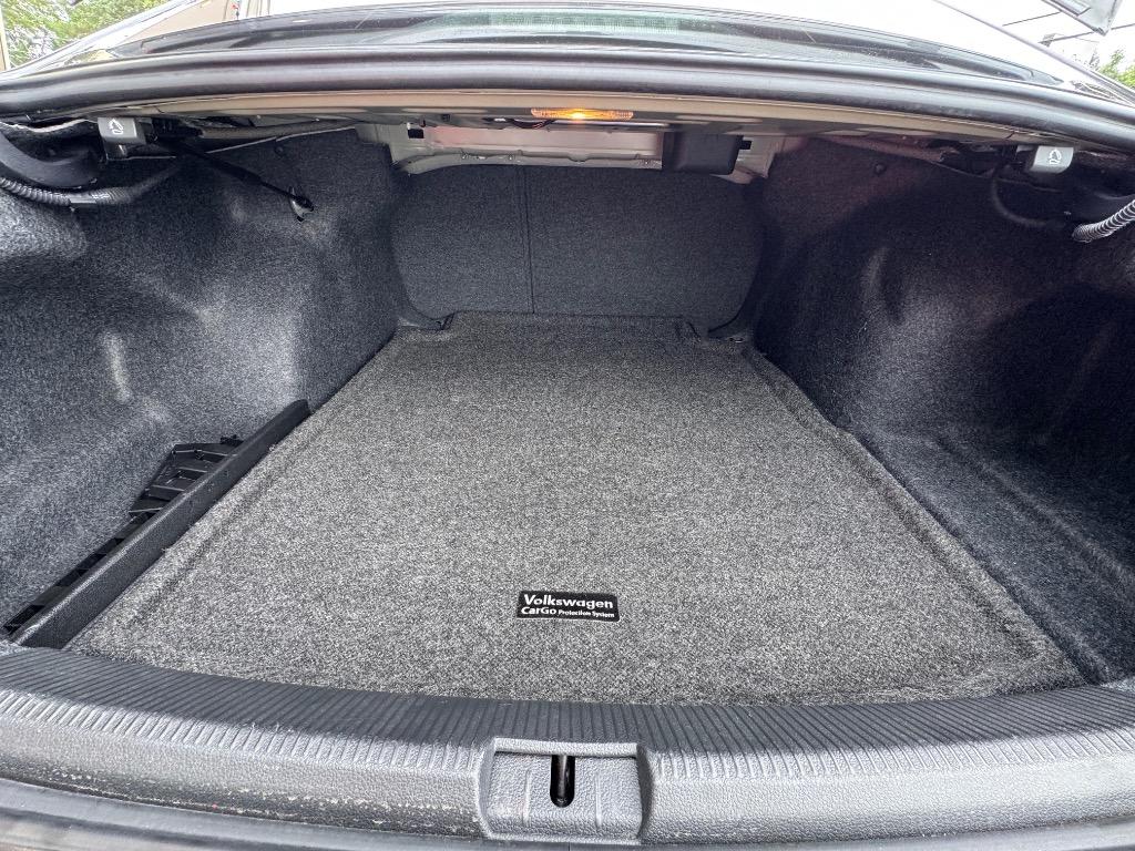 2017 Volkswagen Passat - $13,995