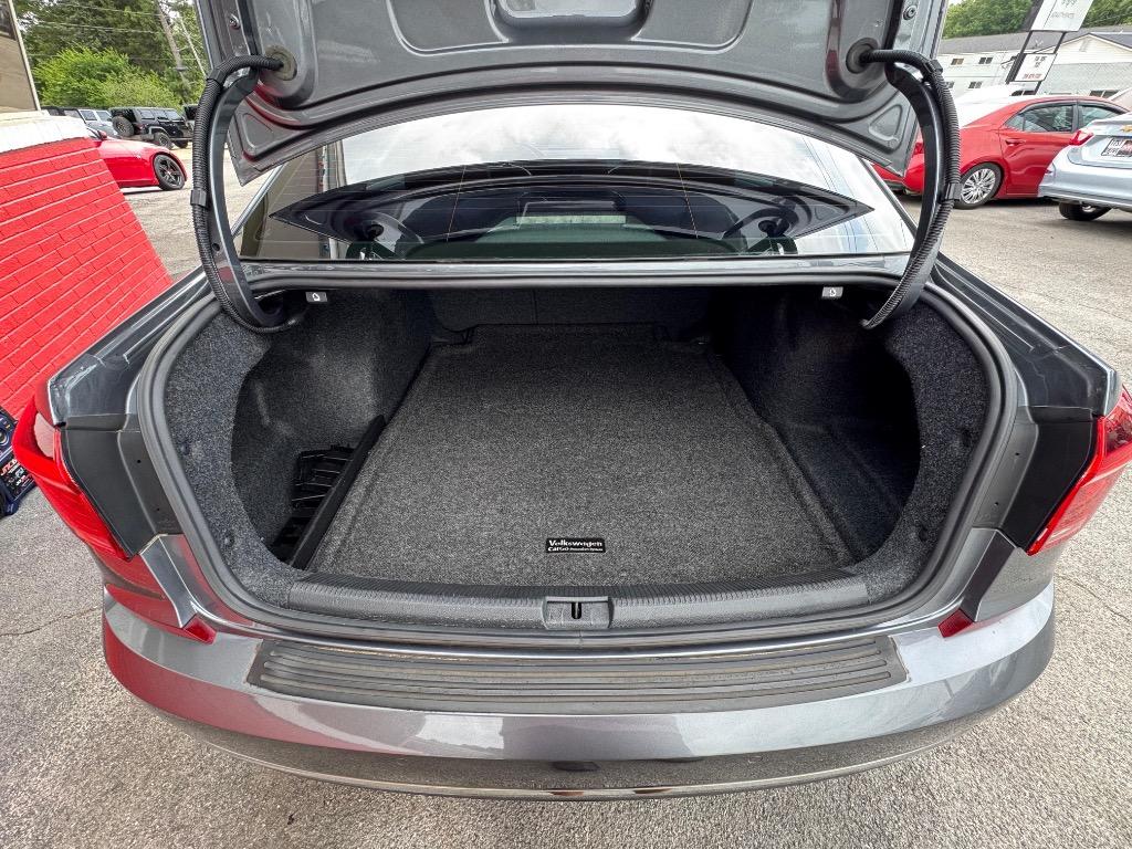 2017 Volkswagen Passat - $13,995