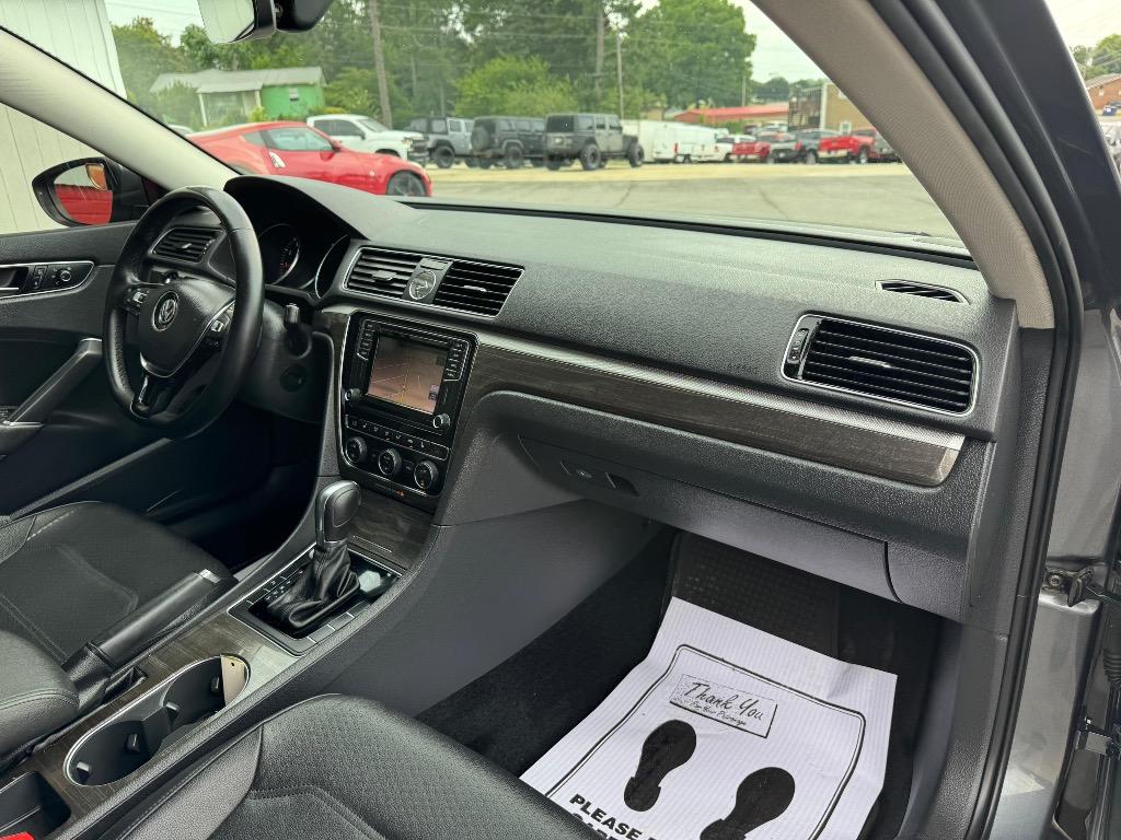2017 Volkswagen Passat - $13,995