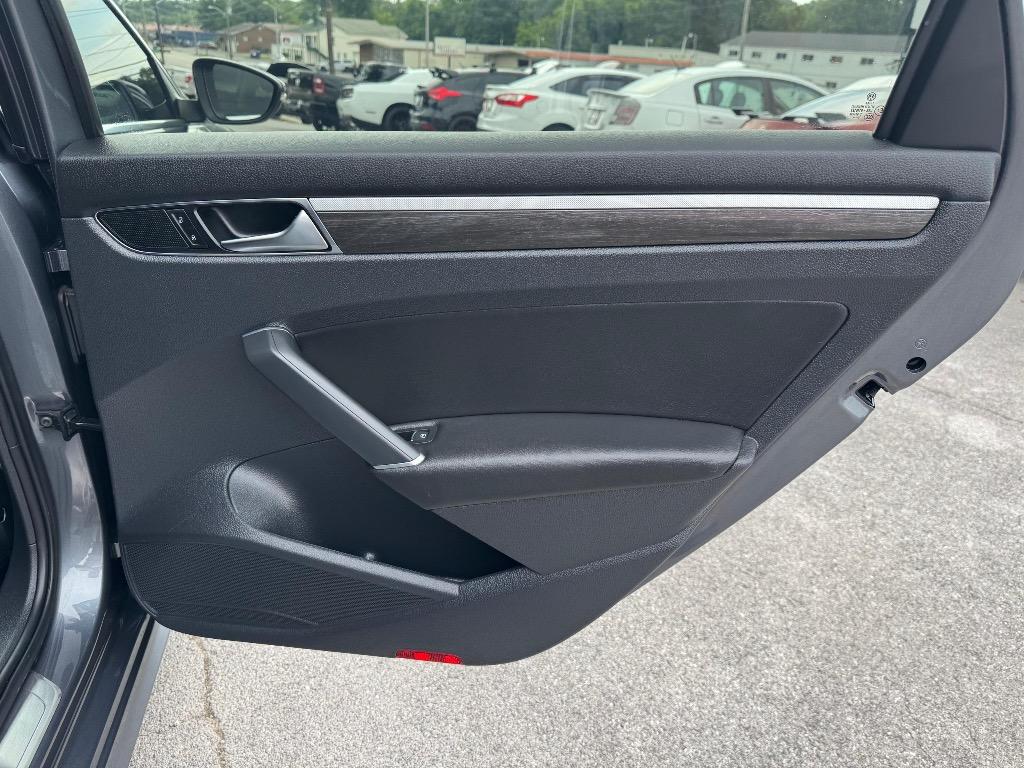 2017 Volkswagen Passat - $13,995
