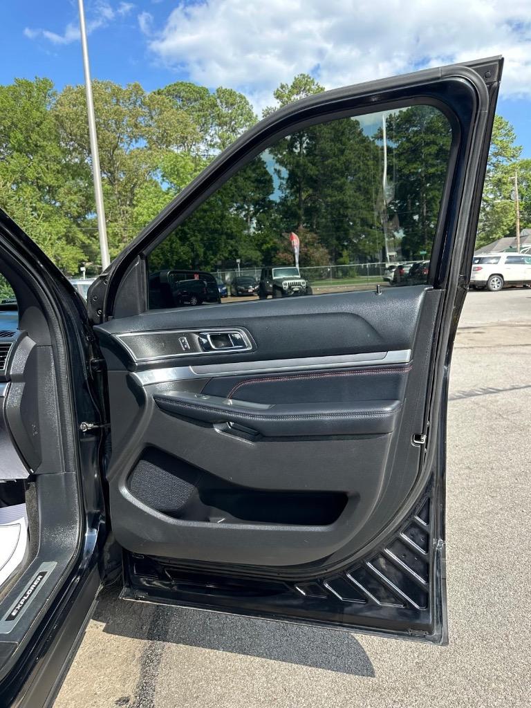 2017 Ford Explorer - $15,995