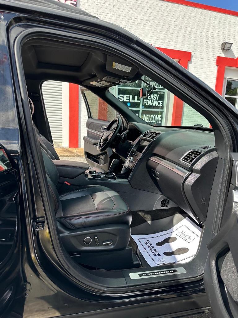 2017 Ford Explorer - $15,995