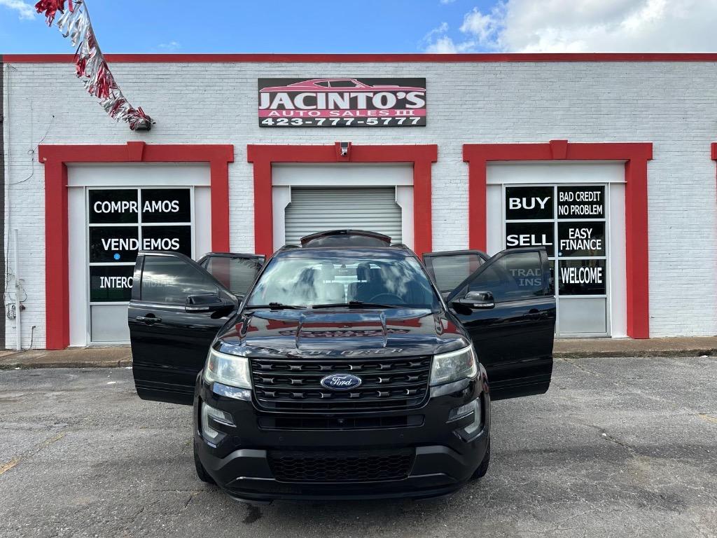 2017 Ford Explorer - $15,995