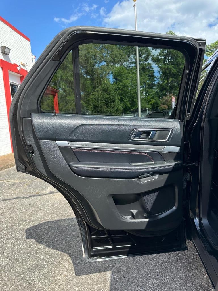 2017 Ford Explorer - $15,995