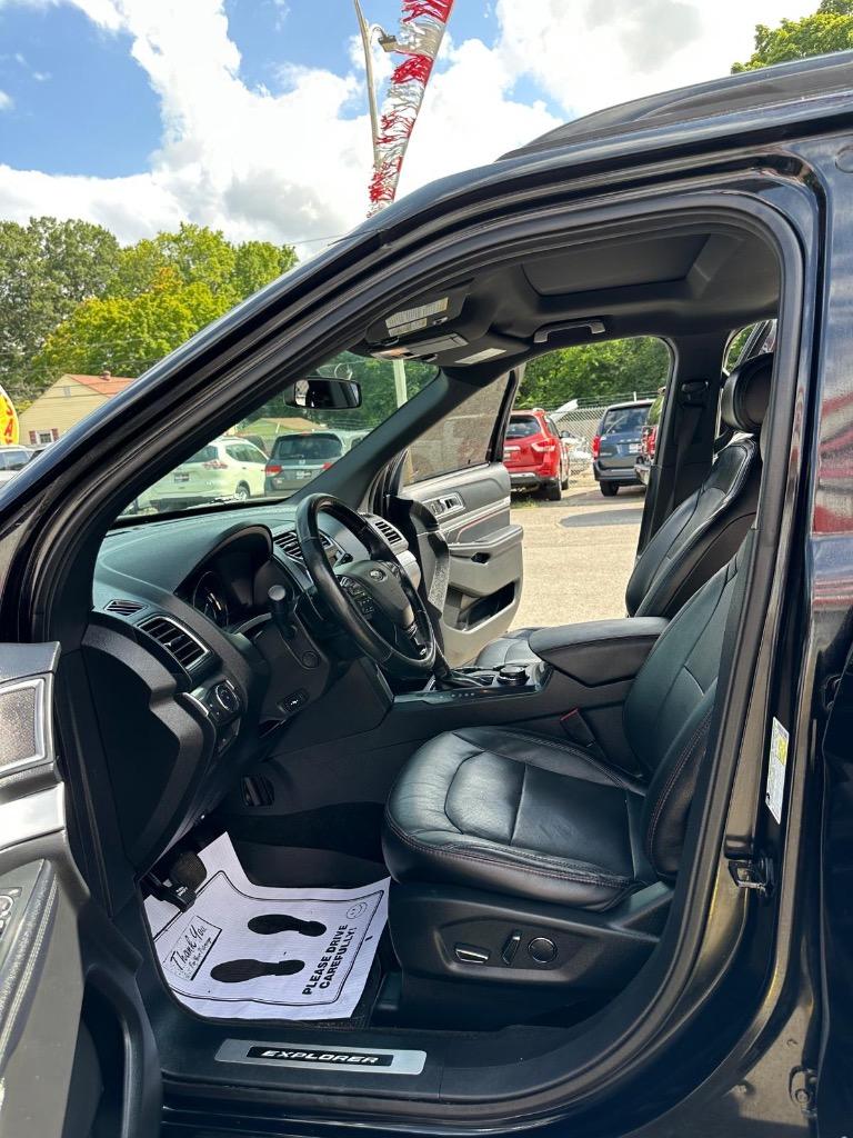 2017 Ford Explorer - $15,995