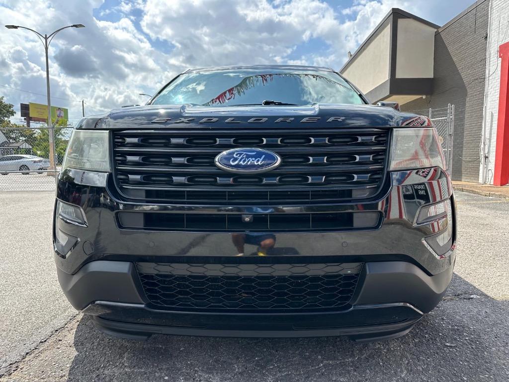 2017 Ford Explorer - $15,995