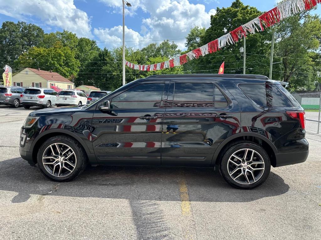 2017 Ford Explorer - $15,995