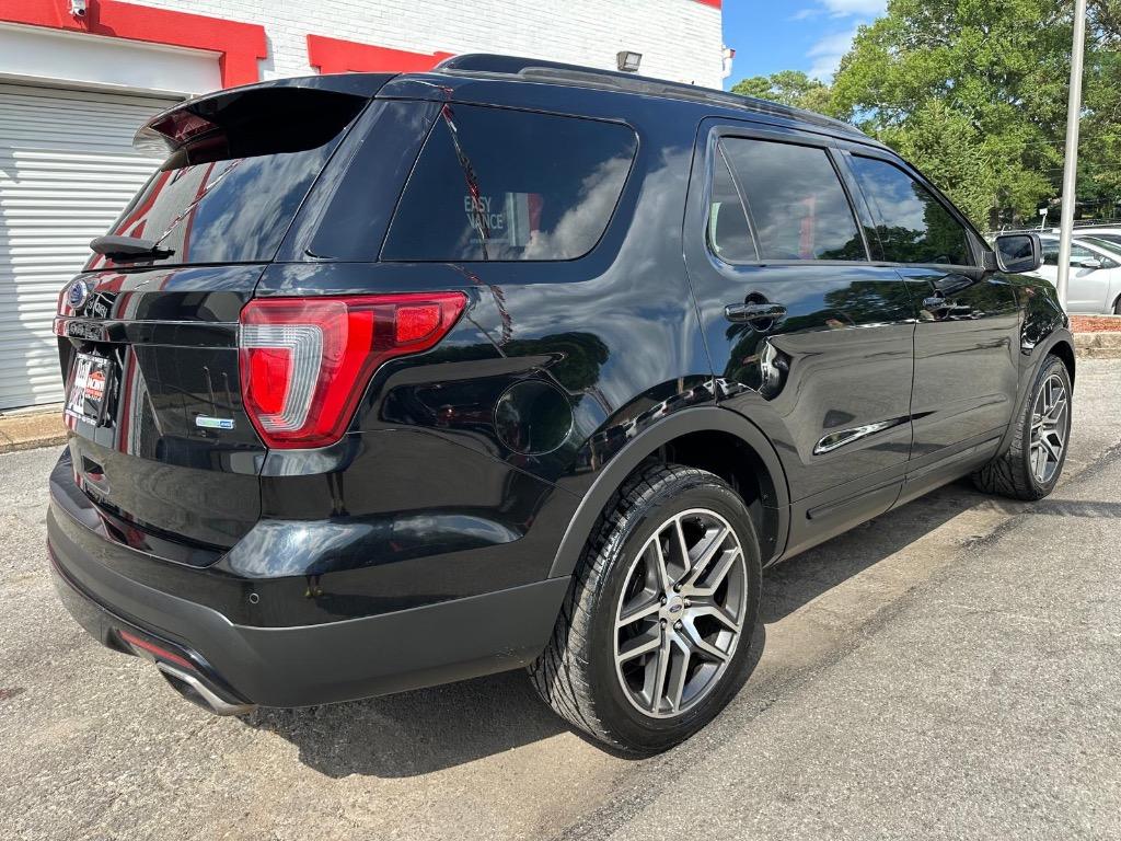 2017 Ford Explorer - $15,995