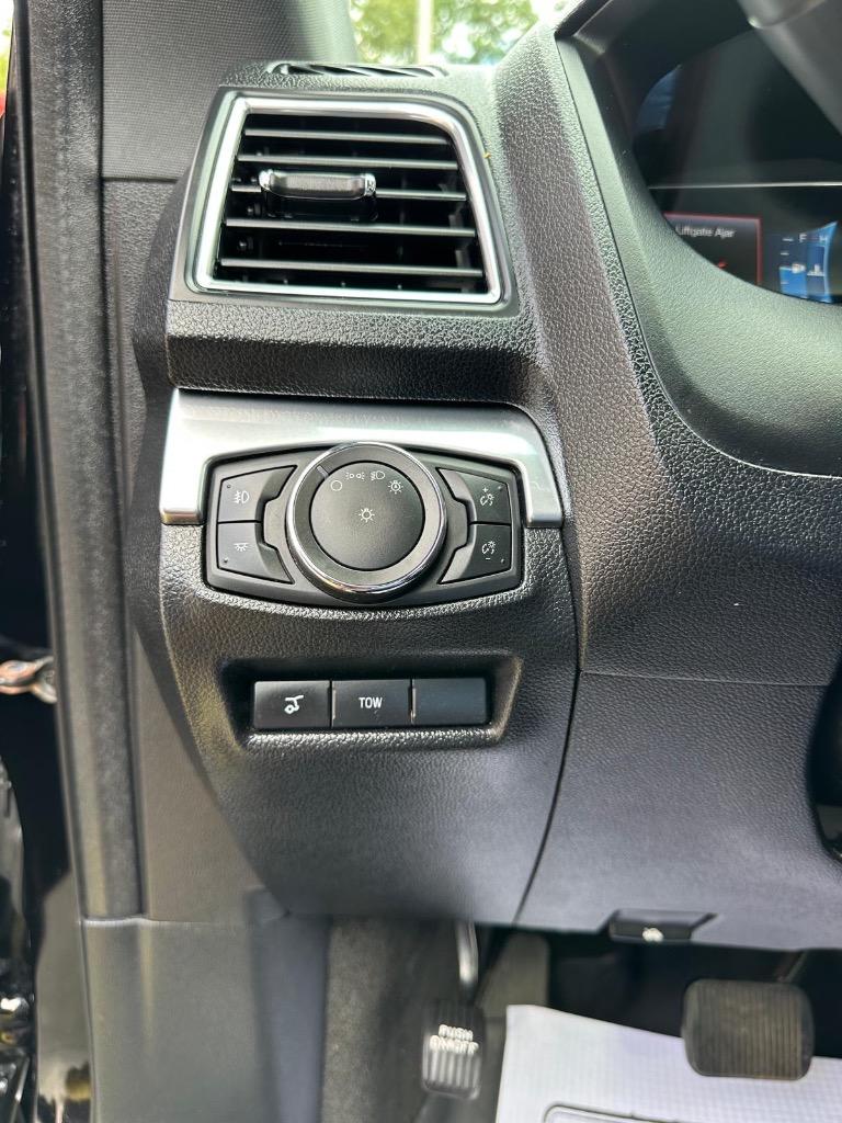 2017 Ford Explorer - $15,995