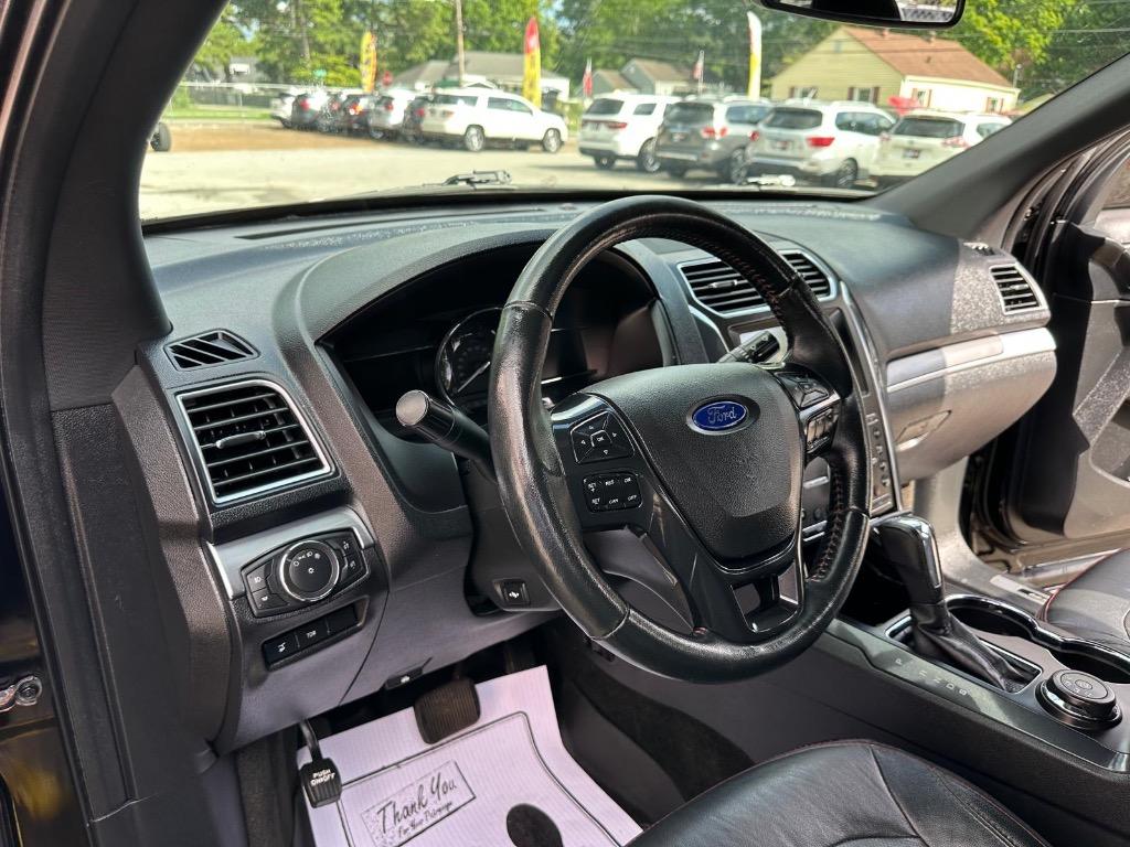 2017 Ford Explorer - $15,995