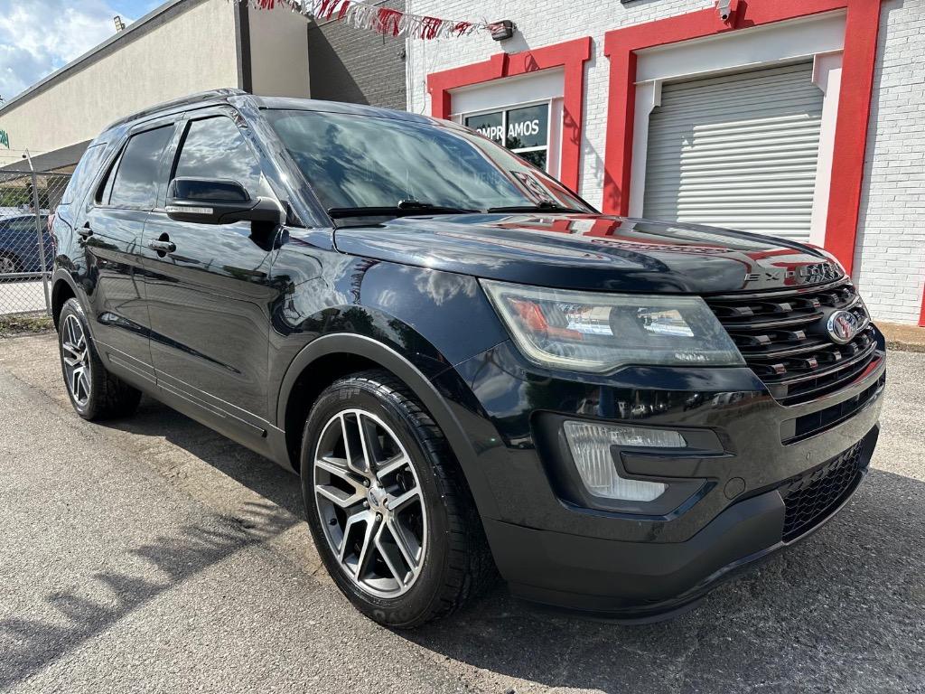 2017 Ford Explorer - $15,995