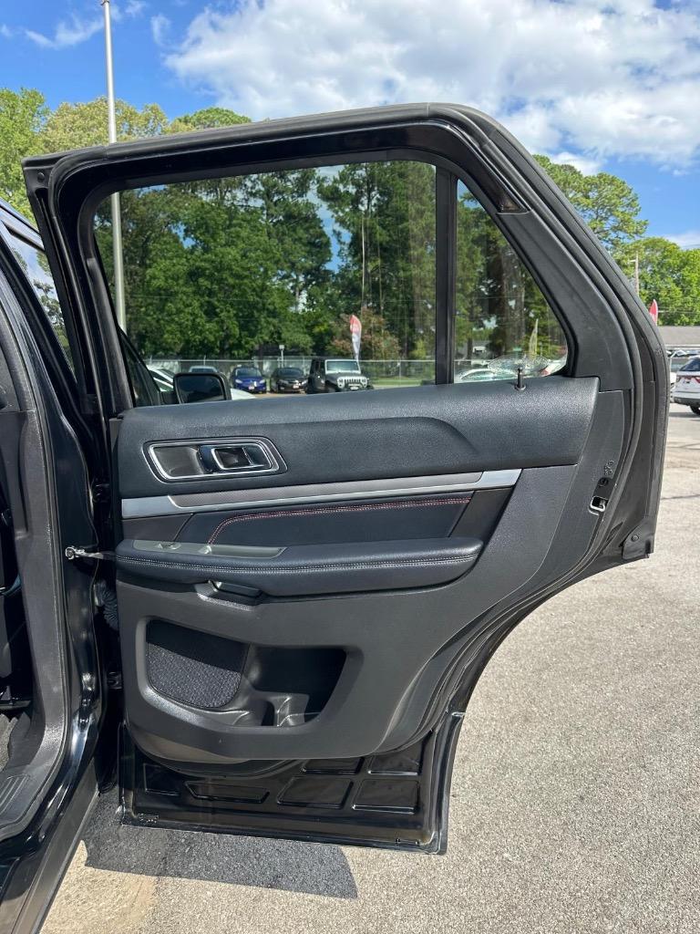2017 Ford Explorer - $15,995