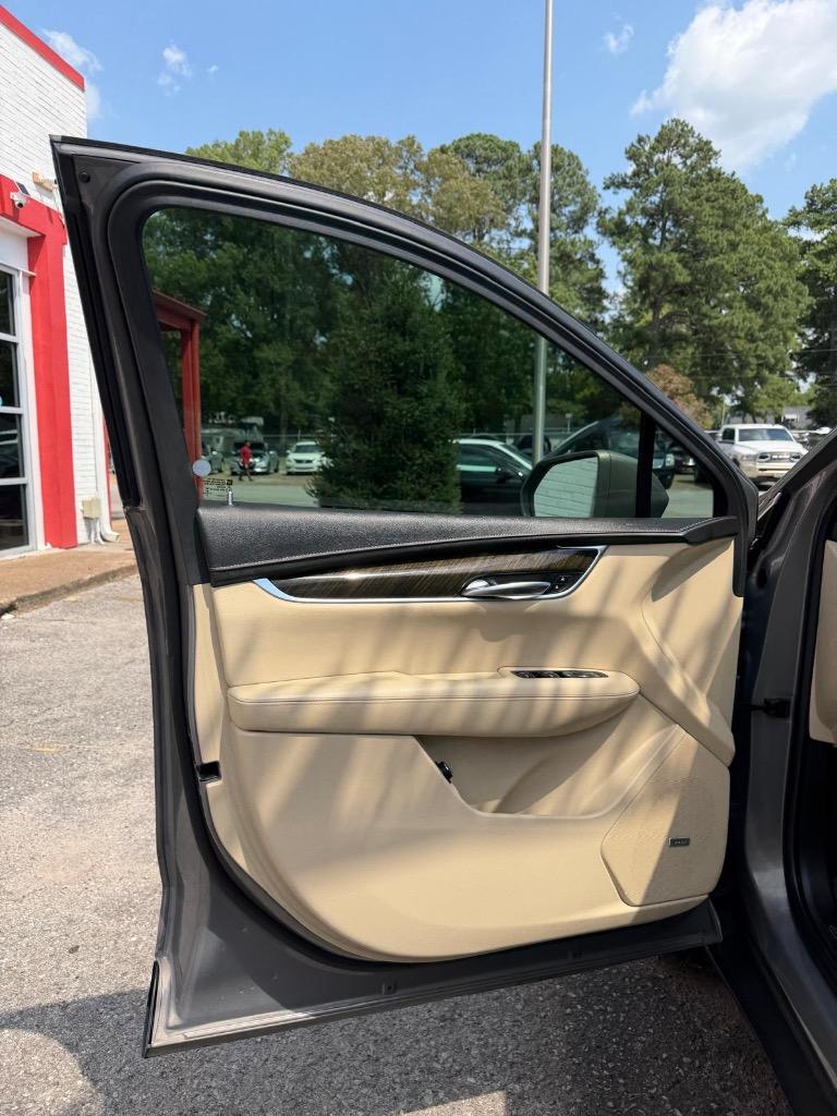 2017 Cadillac XT5 - $15,995