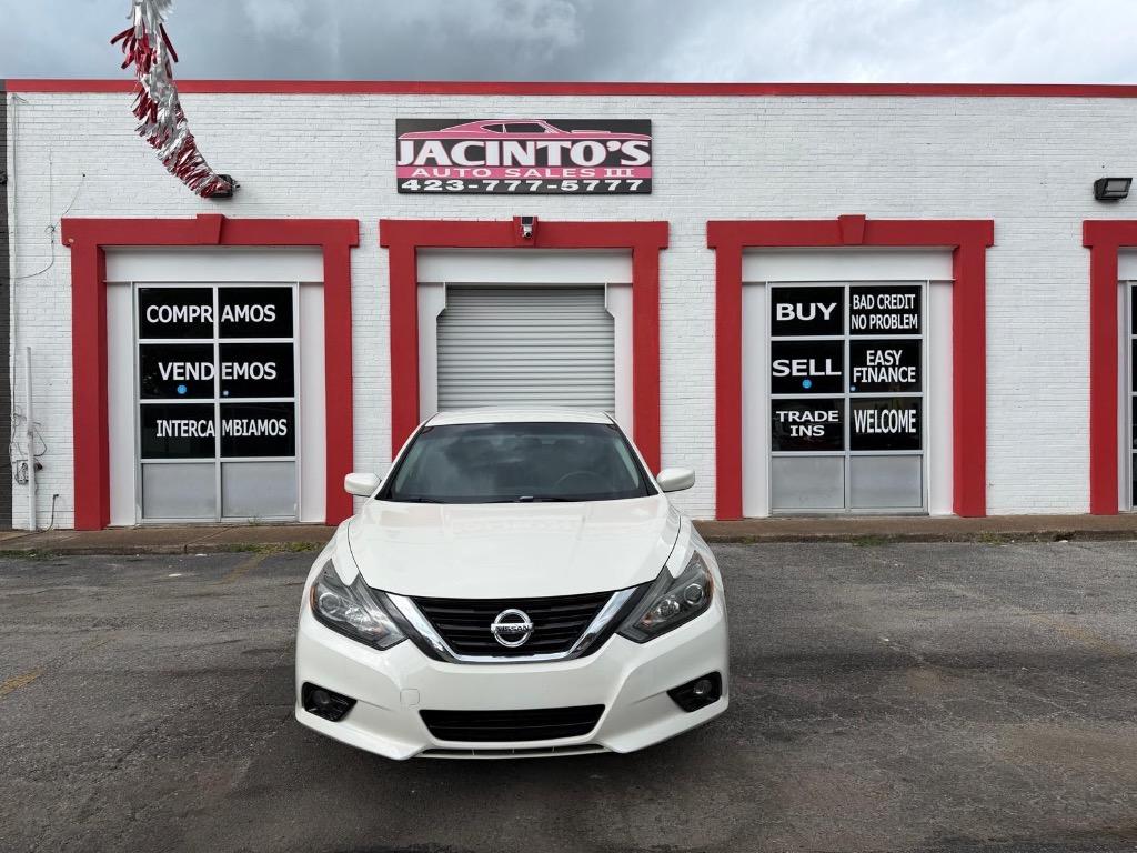 2018 Nissan Altima - $10,995