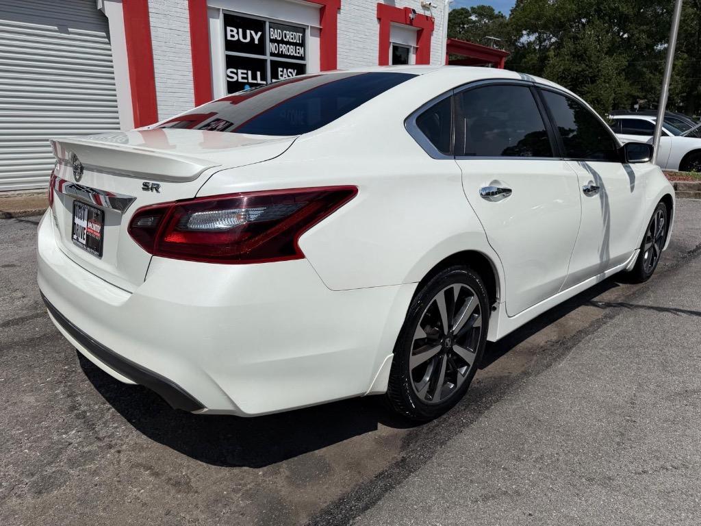 2018 Nissan Altima - $10,995